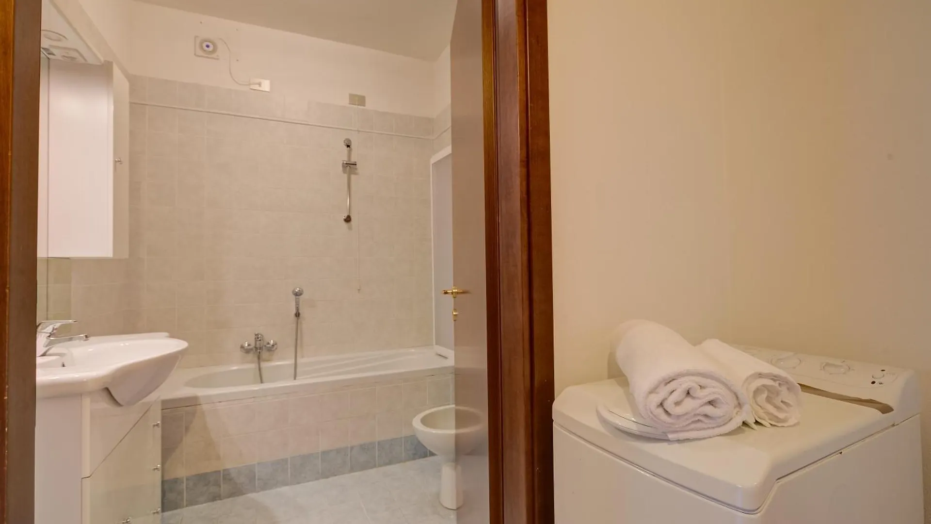 John'S House-Lakeview & Shared Pool - Happy Rentals Toscolano Maderno Apartmán