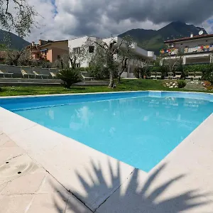 Lejlighedshotel Borgo Degli Ulivi Di Olympic Garda, Toscolano Maderno